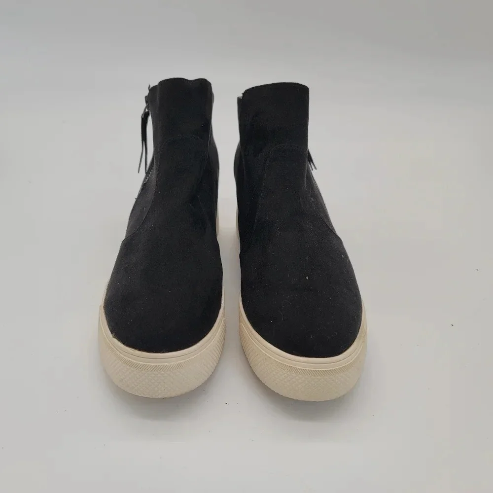 New MYLU Black Faux Suede Ankle Boot With Side Zipper Size 10